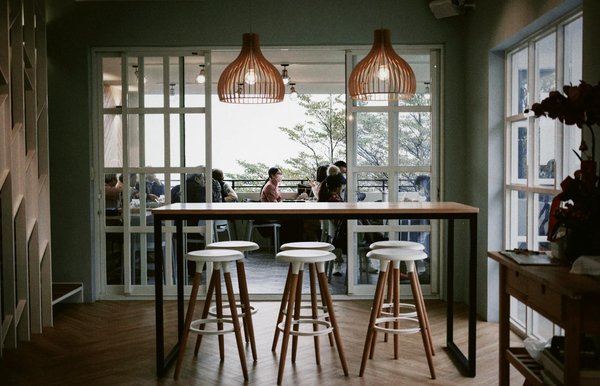 Les secrets envoûtants du miel de litchi de Madagascar